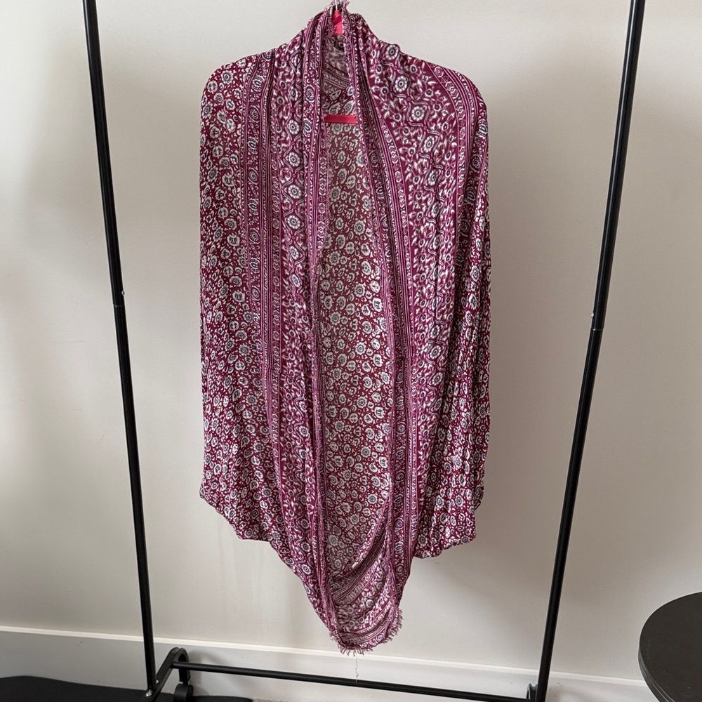 American Eagle Floral Shrug Top
